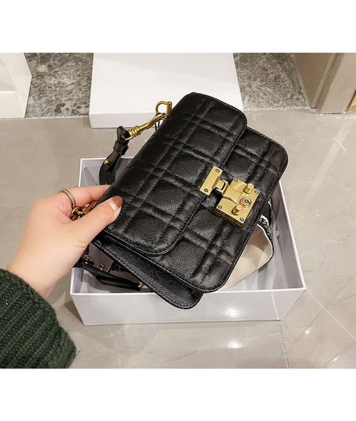 

2023 leather fashion shoulder bags lady fashion famous designers flat square pu standard wallets women casual interior