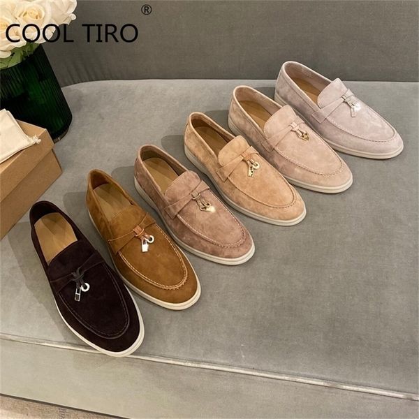 

summer walk shoes women flats kid suede leather slip-on lazy loafer metal lock tassel causal moccasin comfortable driving shoes 220507, Black