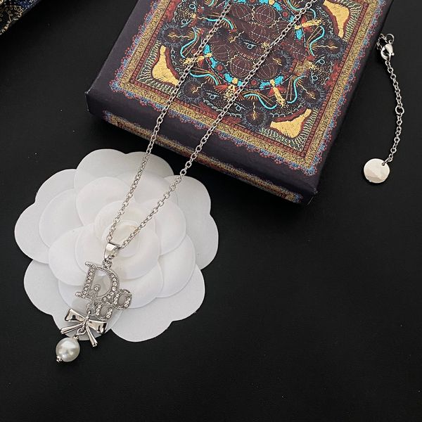 

d family necklace girl pearl pendant necklace halloween jewelry, Silver