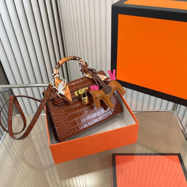 

designer handbag classic shoulder bag limited edition lady tote bag small shell crossbody bags fashion luxury practical good nice gift