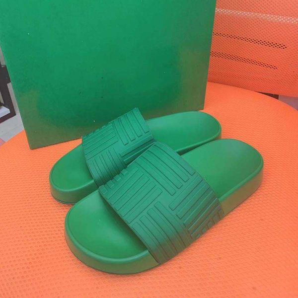 

2022 summer slippers slides women wear flat plateaued fashion casual beach flip-flops 02, Black