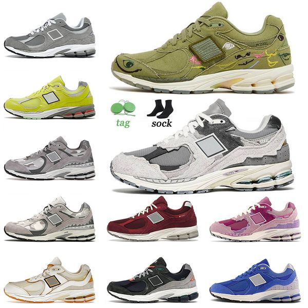 

2022 new quality designer casual shoes 2002r b2002r protection pack rain cloud green pink sail sulphur yellow og sneakers jogging for mens w, Black