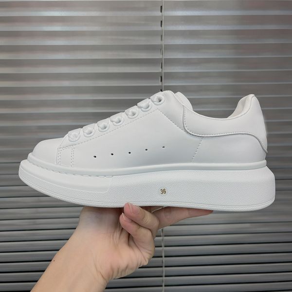 

designer shoes couple shoe fashion sneakers luxury jelly shoes multicolor available soft leather surface in exact sizes 35-45 wit, Black