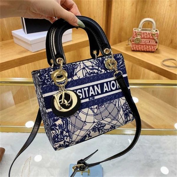 

20% off 2023 designer bag spring large capacity love graffiti personalized handbag high-end female