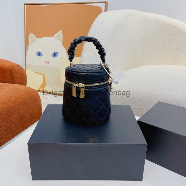 

designer fashion class bag cc hardware chain cosmetic case mini round bucket bags luxury handbags fashionable detachable shoulder ladies