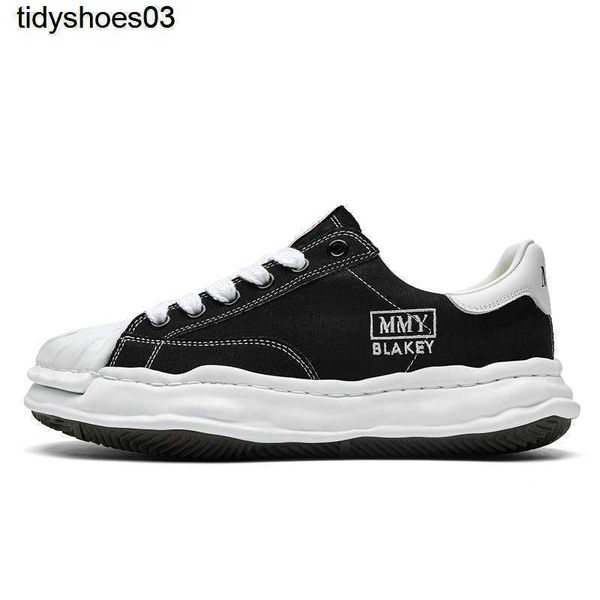 

maison mihara yasuhiro mmy black and white paris electric embroidered shell head dissolved shoes versatile casual men's skates couple s