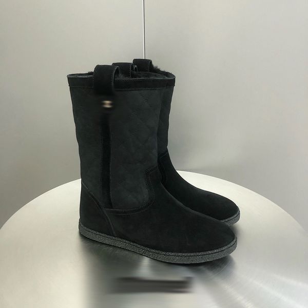 

2023 women designer boots martin desert boot flamingos love arrow real leather medal coarse non-slip winter shoes size 35 to 40 -e031, Black