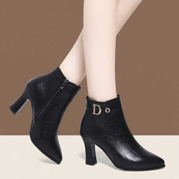 

boots women wedding red new leather fashion large size 43 ankle mid heel pointed ladies booties 220901, Black