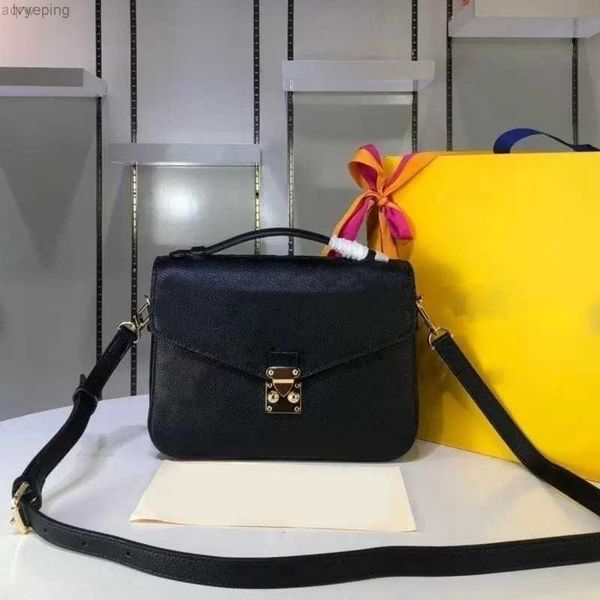 

2022ss high designers shoulder bags women handbag oxidizing leather pochette elegant messenger bag luxury crossbody shopping purses