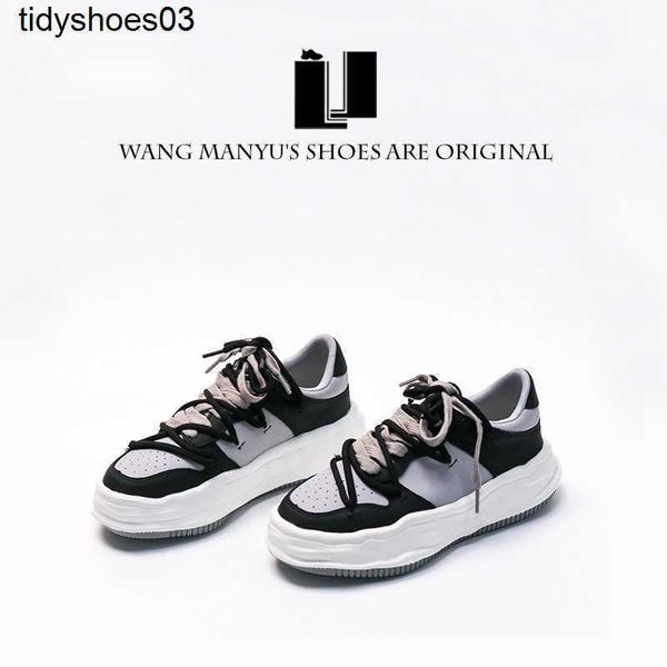 

women's designer thick soles with color contrast dissolving shoes will increase in autumn 2021. new style leather versatile black and w