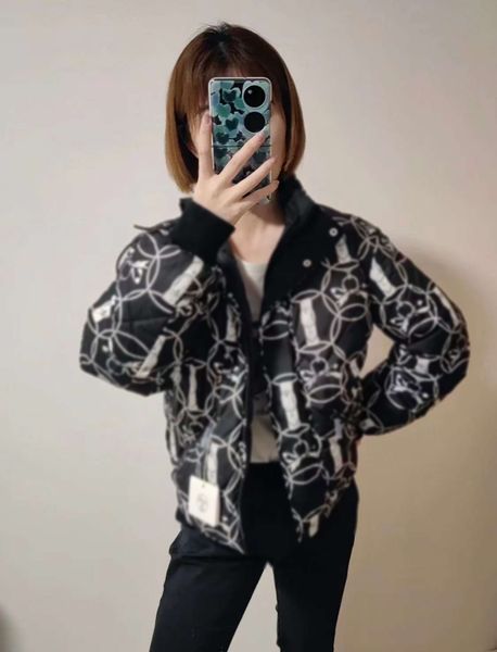 

womens designer down jacket both side use coats winter outdoor warmth jackets luxury casual fashion street white and black cotton coat stand