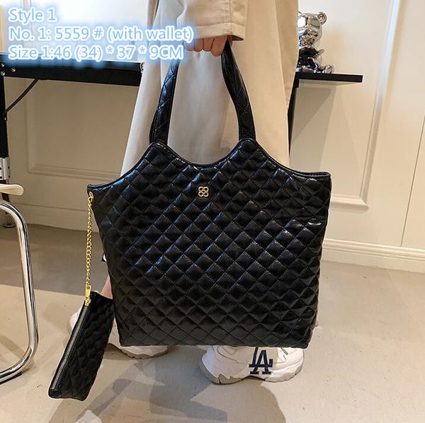 

wholesale factory ladies shoulder bags 2 color classic joker retro plaid handbag elegant atmosphere black tote bag plug-in coin purse fashio