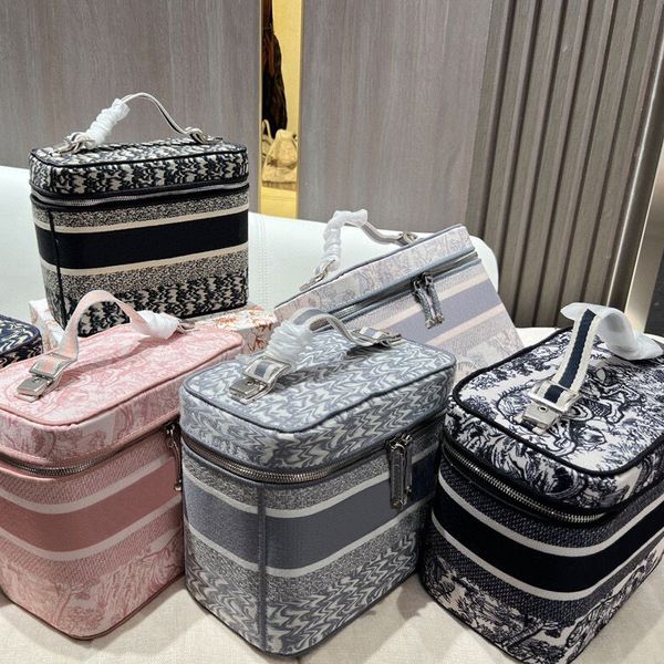 

women dressing box embroidery designer bag embroidered letter square make up case vanity bags handbag womens luxurys designers cosmetic bags