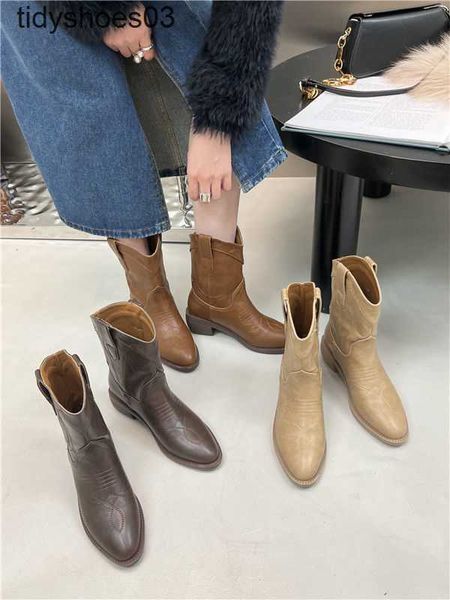 

autumn/winter 2022 pointed toe thick heel versatile chelsea boots casual short car line cowboy square root martin boots, Black