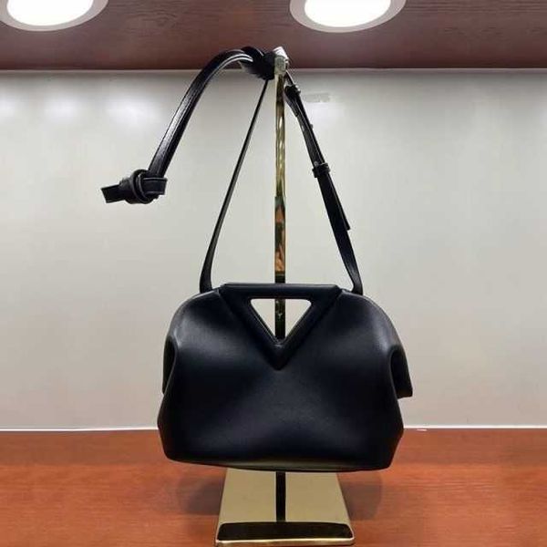 

designer fashion bottess bag venetas red valley beauty 2022 new leather inverted triangle clip candy cloud one shoulder diagonal hand have l