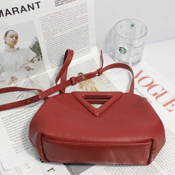 

designer fashion bottess bag venetas 2022 winter new product recommended clip cloud cowhide hand candy color outdoor lady one shoulder messe