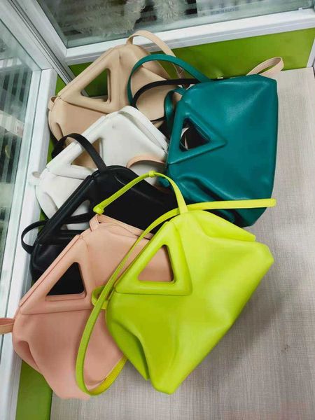 

designer fashion bottess bag venetas 2022 new inverted triangle portable leather clip candy color single shoulder diagonal straddle hand hav