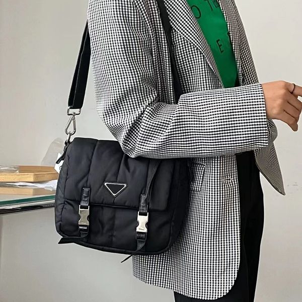 

designer hobo bag fashion womens shoulder bags handbag women luxurys axillary bags backpack totes cleos brushed leather wallet#28 cm, Black;red