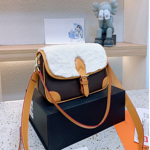 

diane shoulder crossbody bags designer luxury handbags totes lady flap purse women messenger bag m45985