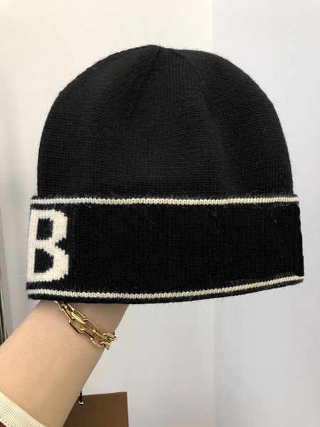 

hats luxurys designers beanie letters winter street versatile letter solid fashion temperament warm men and women with the same paragraph co, Blue;gray