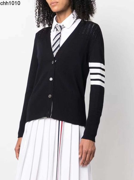 

tb luxury goods human face sweater 22 new v-neck knitted cardigan dog pattern hollow contrast color silk wool women's cardigan, White;black