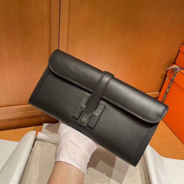 

designer luxury bag stylish clutch simple atmosphere dinner essential handbag