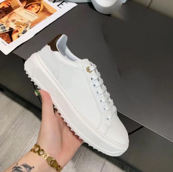 

2022 luxury designer shoes sneakers classic time out sneaker soft cow leather embossed relief men women casual trainer eur 35-45, Black;white