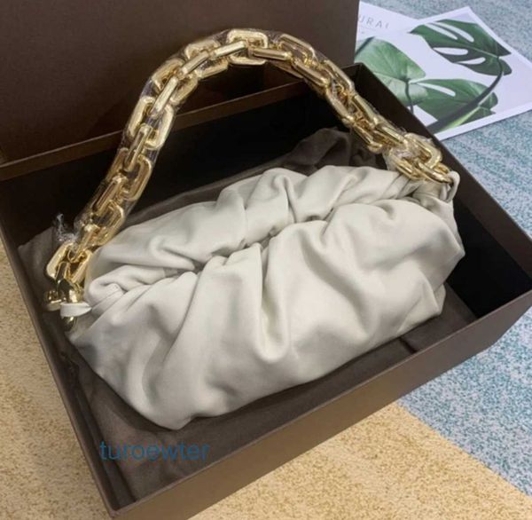 

bottegas bags venetas designers pouch bag luxury women cloud handbags 2022 new women's dumpling cloud bag soft cowhide chain one should