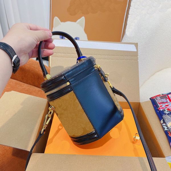 

luxury embossed round bucket bag highs quality barrel-shaped drawstring handbag designer one shoulder messenger bag evening bags cosmetic cl