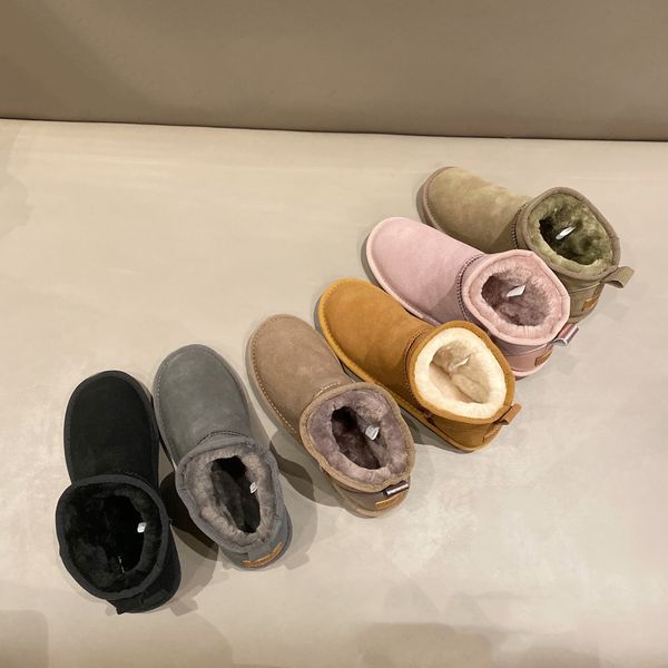 

2022 women mini snow boot boots winter fashion classic suede keep warm plush chestnut grey pink men woman 5854 designer over the ankle booti, Black