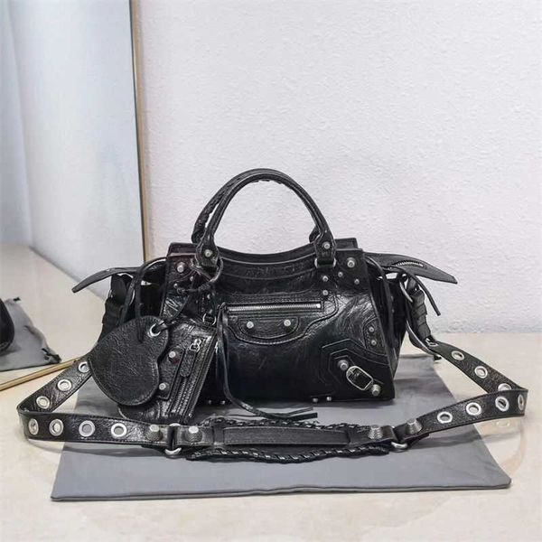 

designer luxury womens bag balencigas handbag b-shaped paris single shoulder messenger fashion square gift shoulder oblique span versatile h