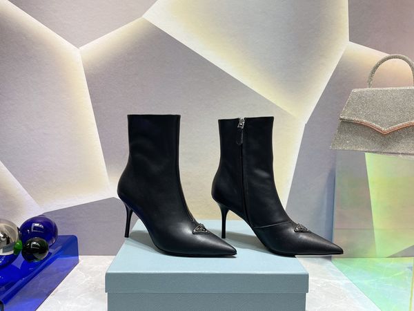 

with box 2023 women designer boots desert boot diamond bee embroidery stars leather medal coarse non-slip winter shoes size eu35-40 -k0037, Black