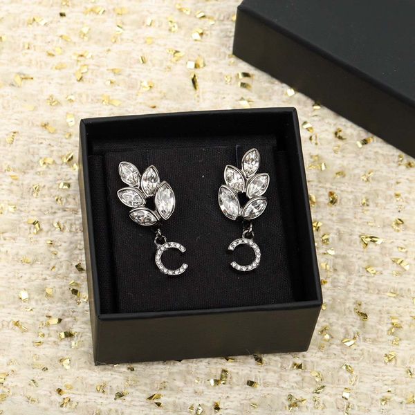 

2022 luxury qualiy black and gold plated charm drop earring with diamond and leaf shape have box stamp ps3440a, Golden