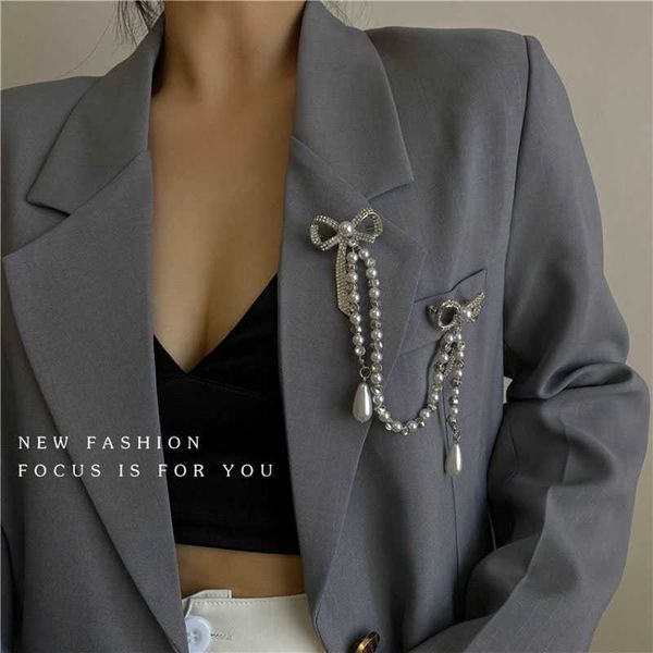

pins brooches new fashion rhinone double bowknot pin brooch vintage pearls tassel suit collar lel shirt accessories l221024, Gray