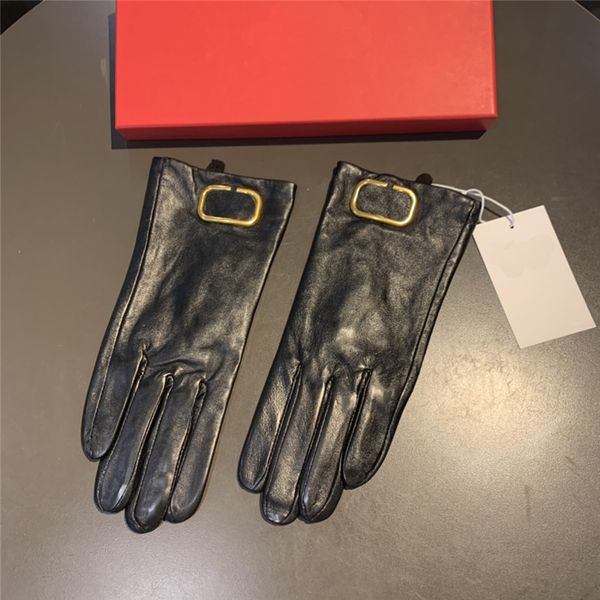 

new designer women gloves metal letter leather mittens thick plus velvet gloves mitten touch screen gloves with box, Blue;gray