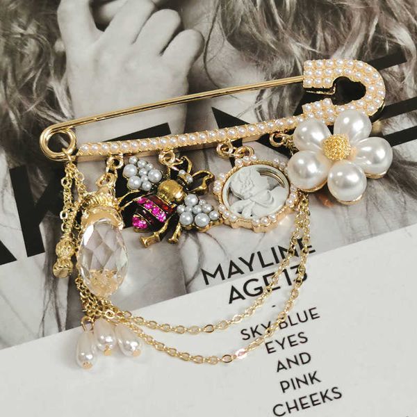 

pins brooches diy design tren insect pin tassel pearl jewelry l221024, Gray