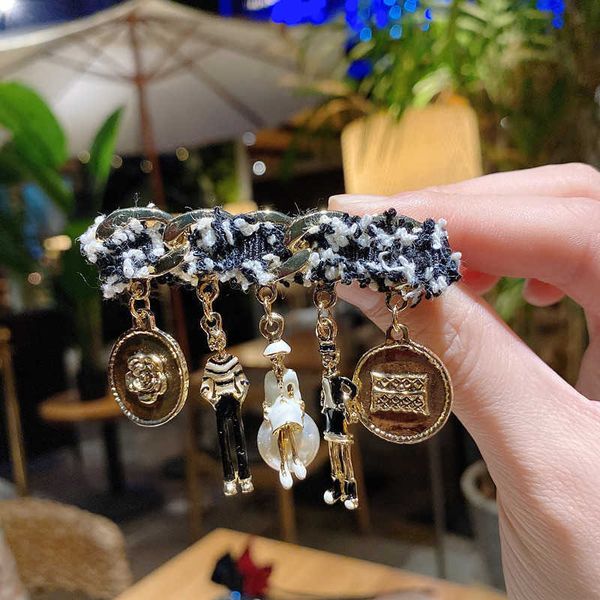 

pins brooches korean fragrance flower lattice sweet girl chain l221024, Gray