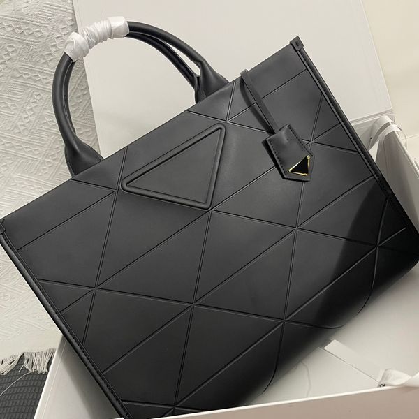 

womens timeless p calfskin saffiano tote bags maxi large capacity triangle hasp outdoor fashion trends street luxury designer black handbags