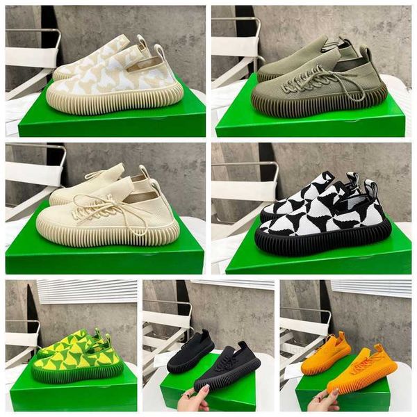 

2023 luxurys designer brand man woman trainer running shoes casual shoes loafers lace-up stitching comfortable breathable knitted stretch el, Black