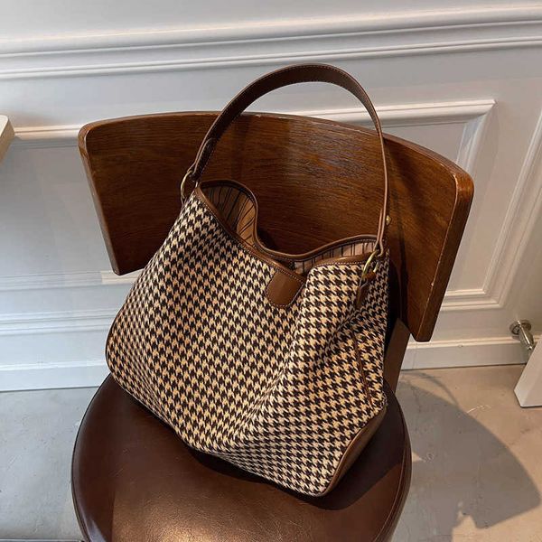 

hand bag advanced feeling women's large capacity 2022 fashion autumn and winter college students' class commuting single shoulder