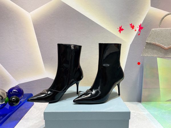 

with box 2023 women designer boots desert boot diamond bee embroidery stars leather medal coarse non-slip winter shoes size eu35-40 -k0035, Black