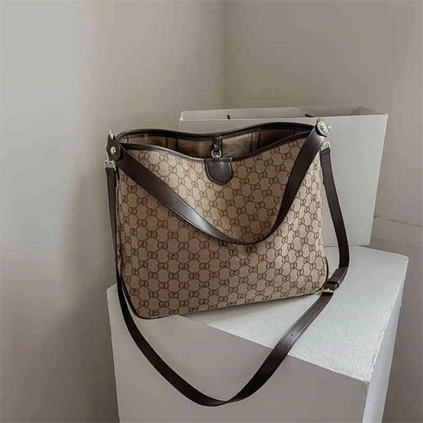 

factory wholesale new 2023 clearance 60% handbags on capacity texture underarm summer simple big single shoulderhigh