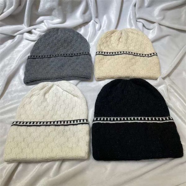 

2023 new designer fashion beanies hats men's and women's models bonnet winter beanie knitted wool hat plus velvet skullies, Blue;gray