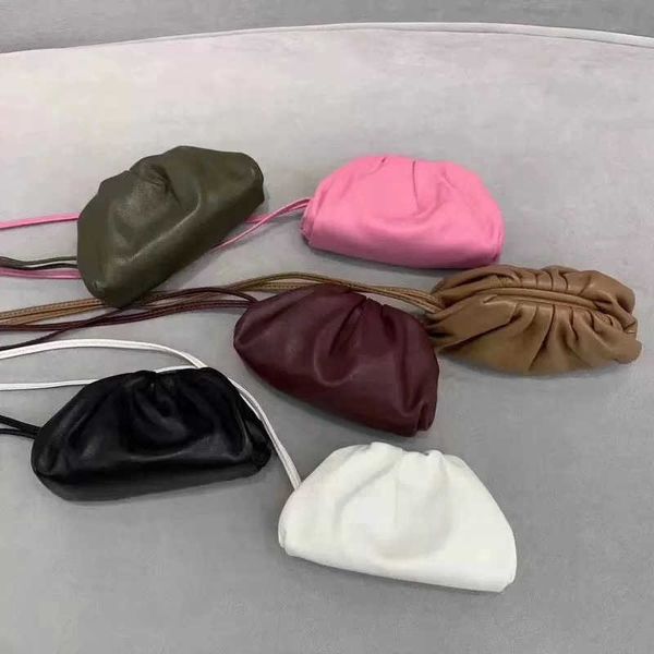 

designer herme luxurious bottess bags venetas women's cloud mini pleated clip korean version 2022 new portable hand have a logo