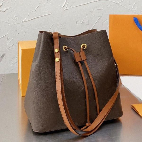 

2022 designers women bucket bag designers handbags purse wallet female floral printed leather tote messenger crossbody shoulder bags m44022