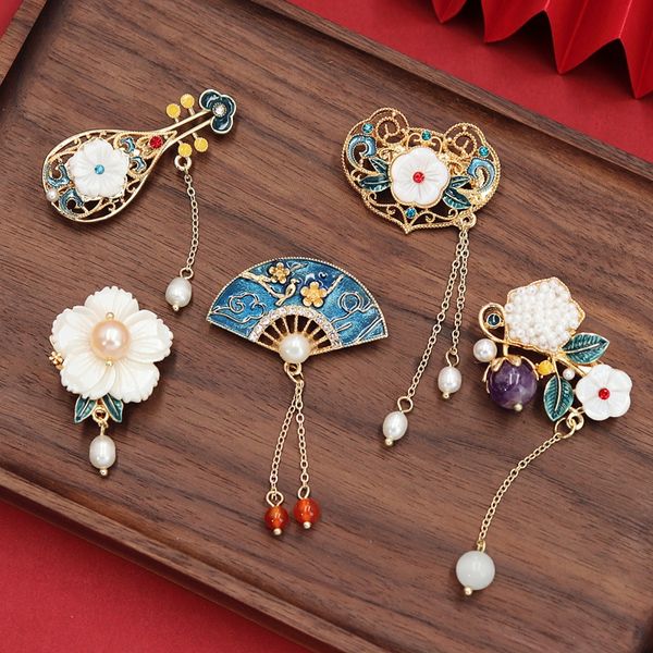 

handmade vintage designer personalized color ladies brooches enamel pins china brooch classic clothes accessories decorations with gift box, Gray