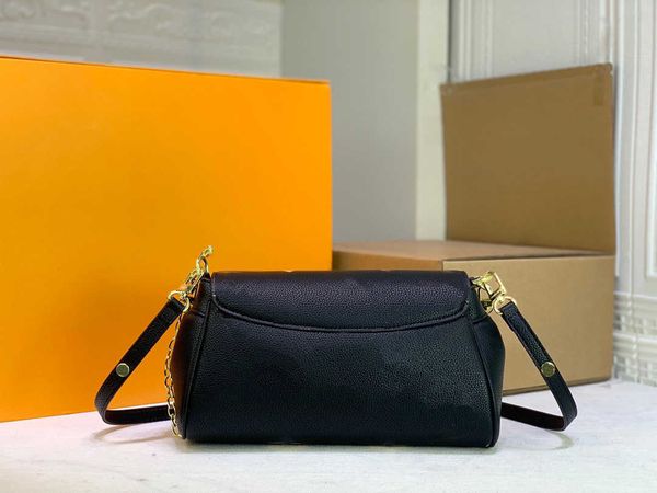 

dhfavorite fashion luxurys designers bags favorite tote women handbags full leather chain oversized embossed pattern