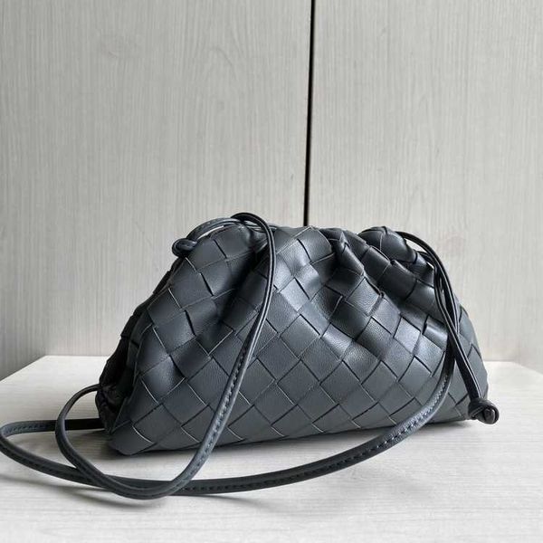 

designer herme luxurious bottess bags venetas wide woven series toteme sheepskin cloud clip hand messenger shoulder grey have a logo
