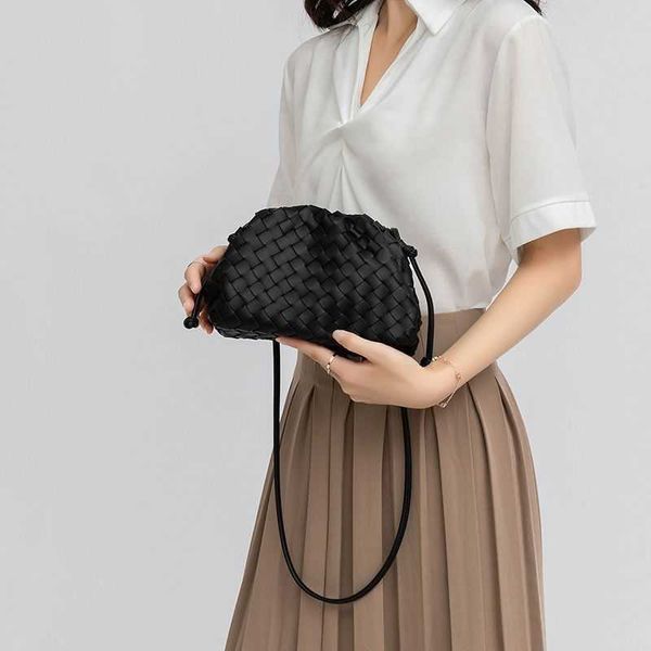 

designer herme luxurious bottess bags venetas cloud woven finished french niche premium messenger female sweet fashion clip hand have a logo