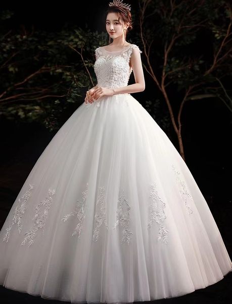 

2023 new pattern sleeves eads sequins and pearls handmade wedding gown super elegant and luxury strapless dress, White